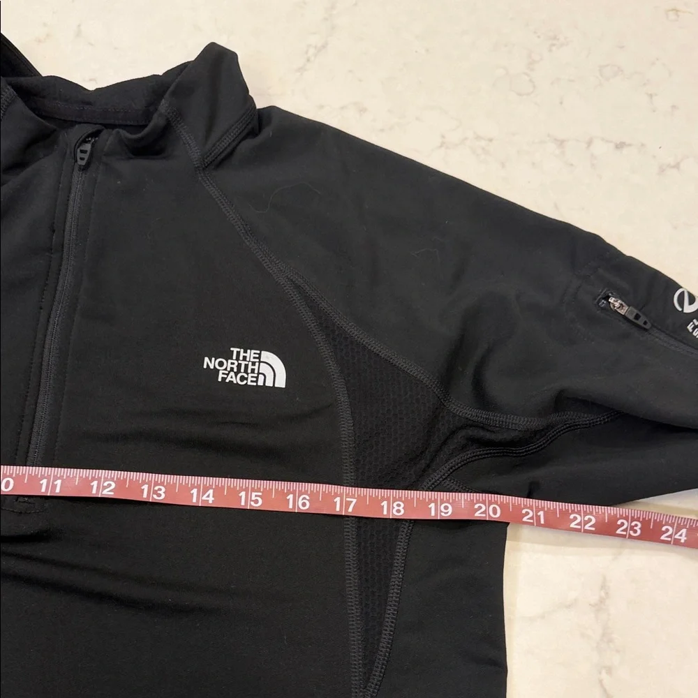 The North Face Flight Series 1/4 zip‎